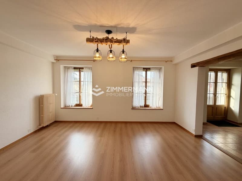 Duplex 7,5 pièces à Russin (3)