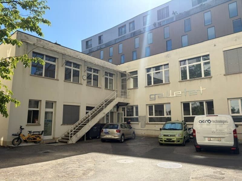 Local commercial (1)