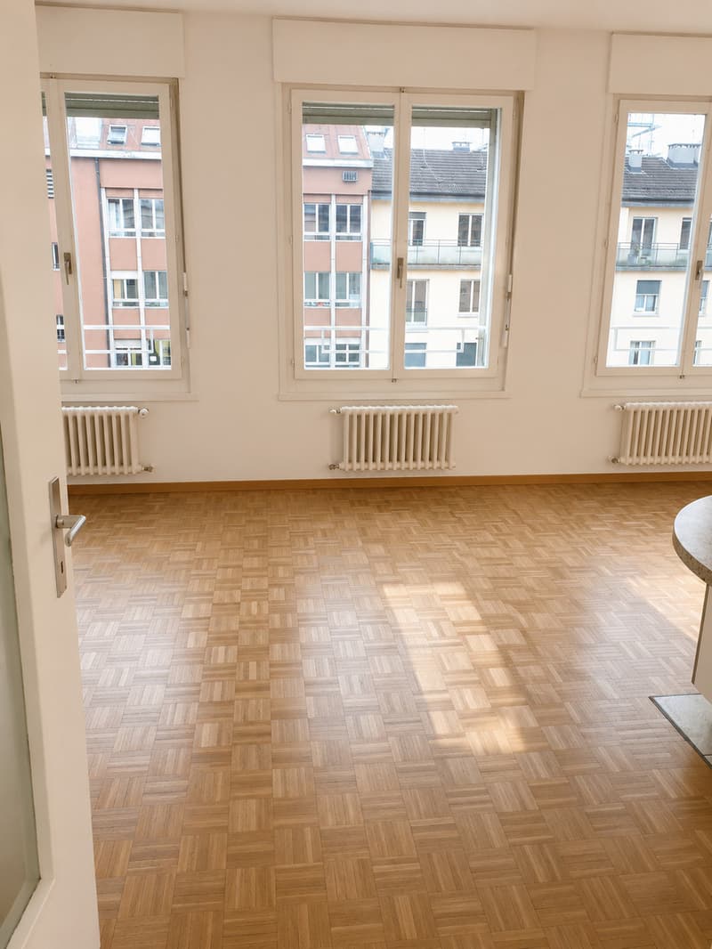 Wohnung mit 1,5 Zimmern im 4. Stock (3)
