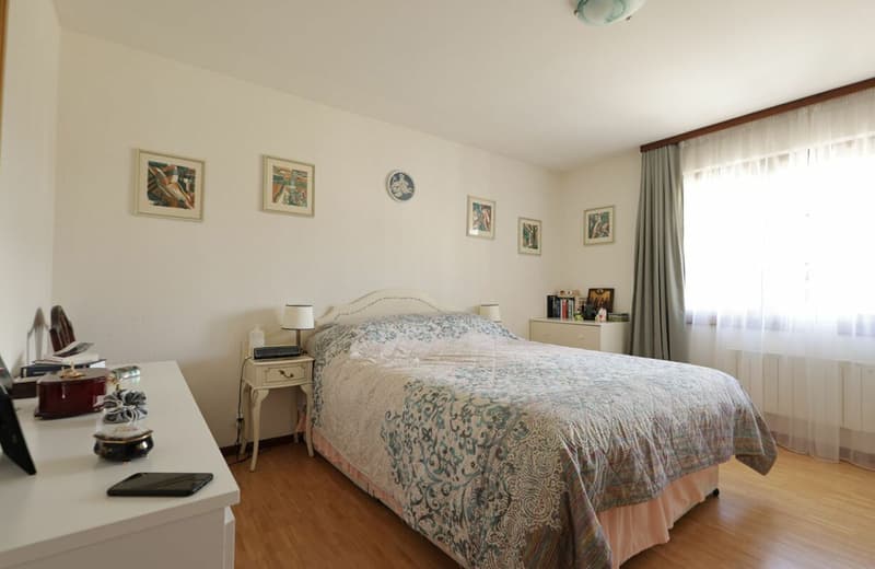 Charming 6.5-room property in Corminboeuf (12)