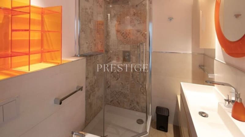 Five-room apartment in the center of Crans-Montana (10)