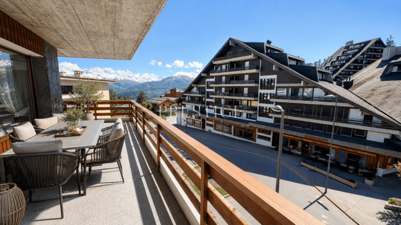 Five-room apartment in the center of Crans-Montana (14)