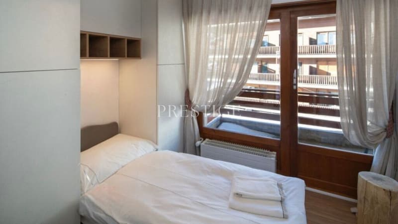 Five-room apartment in the center of Crans-Montana (8)