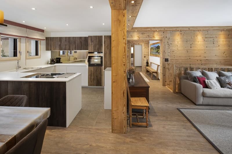 Luxurious 6½-room duplex in the heart of the Jack Nicklaus Golf district (1)
