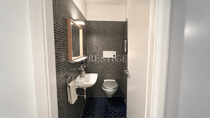 Zweieinhalb-Zimmer-Wohnung im Zentrum von Crans – Terrasse & großes Potenzial (8)