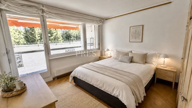 Zweieinhalb-Zimmer-Wohnung im Zentrum von Crans – Terrasse & großes Potenzial (5)