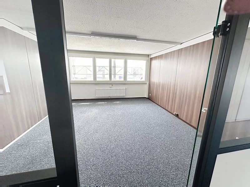 Surface administrative à reprendre ? 230 m² à Ecublens (5)