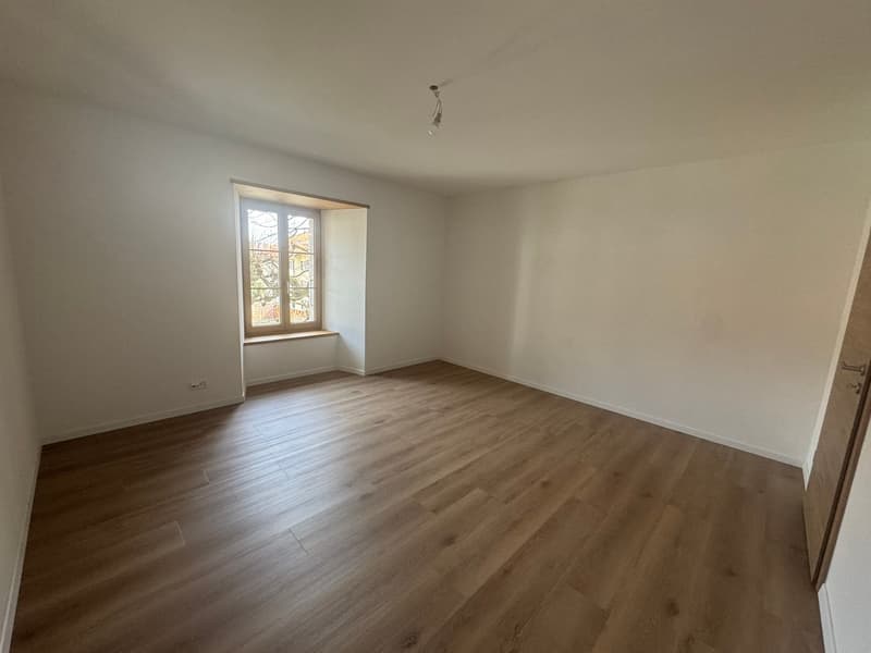 Magnifico appartamento di 4,5 locali con balcone al secondo piano (12)