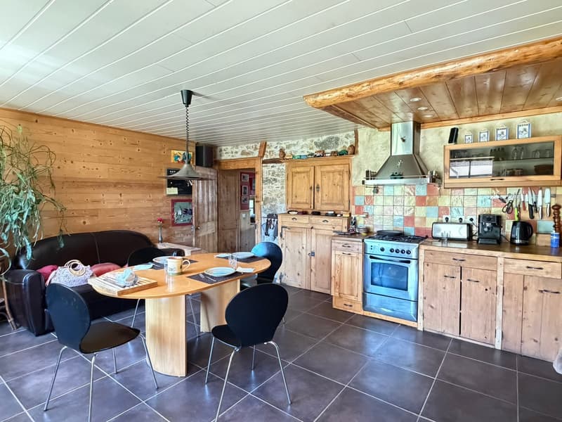France voisine, Châtel-Blanc, à vendre charmante fermette Franc-Comtoise (7)