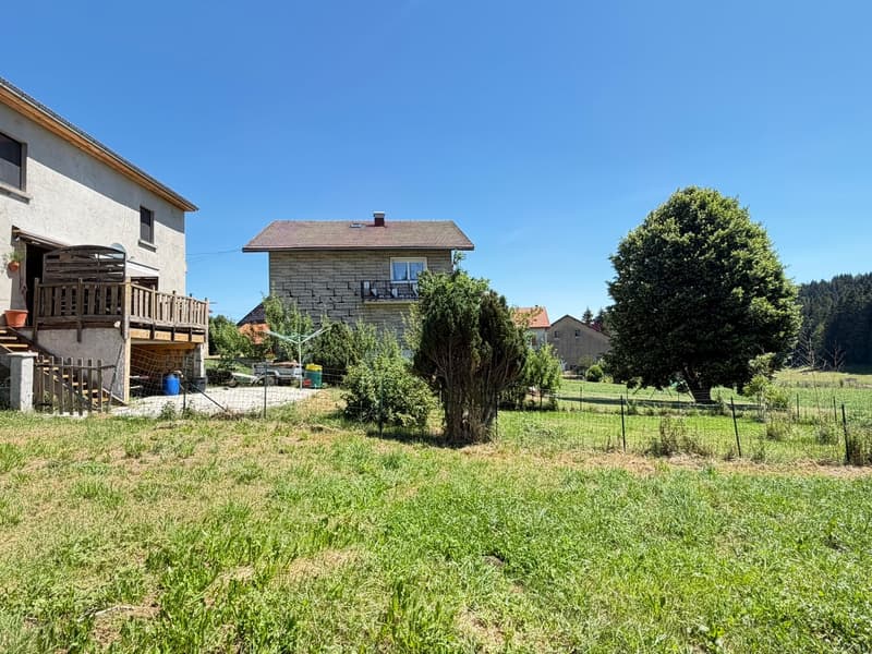 France voisine, Châtel-Blanc, à vendre charmante fermette Franc-Comtoise (24)