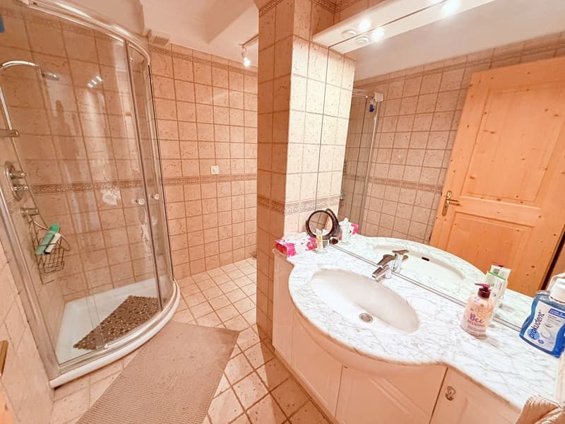 Prächtige 3.5 Zimmer Wohnung in Crans-Montana - Geräumig & hell - Ruhige Lage - Schöne Aussicht - Große Terrasse (11)