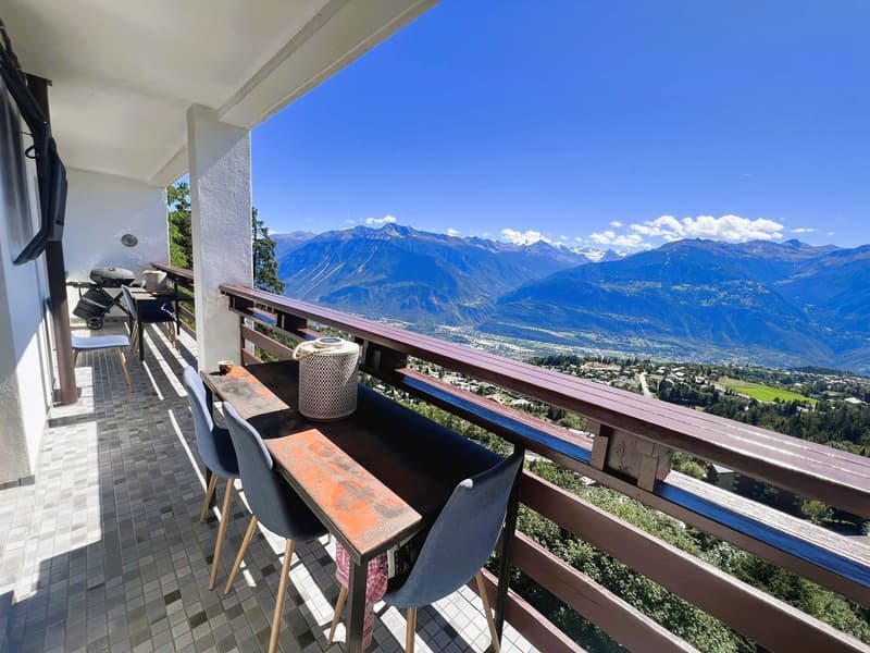À LA SAISON: Magnifique 4.5 pces rénové - Vue panoramique extraordinaire - Bien situé - Lieu calme (16)
