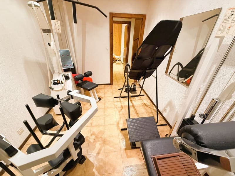 TRÈS SPACIEUX CABINET DE PHYSIOTHÉRAPIE - 10 SALLES DE TRAITEMENT -IDÉALEMENT SITUÉ AU CŒUR DE CRANS (17)