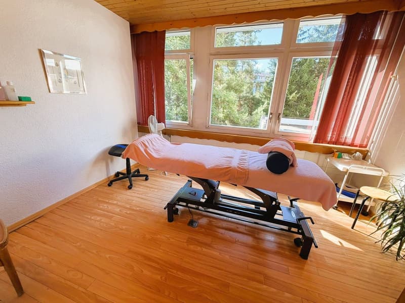TRÈS SPACIEUX CABINET DE PHYSIOTHÉRAPIE - 10 SALLES DE TRAITEMENT -IDÉALEMENT SITUÉ AU CŒUR DE CRANS (6)