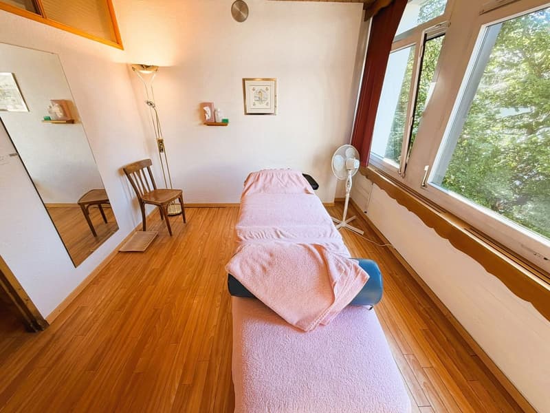 TRÈS SPACIEUX CABINET DE PHYSIOTHÉRAPIE - 10 SALLES DE TRAITEMENT -IDÉALEMENT SITUÉ AU CŒUR DE CRANS (7)