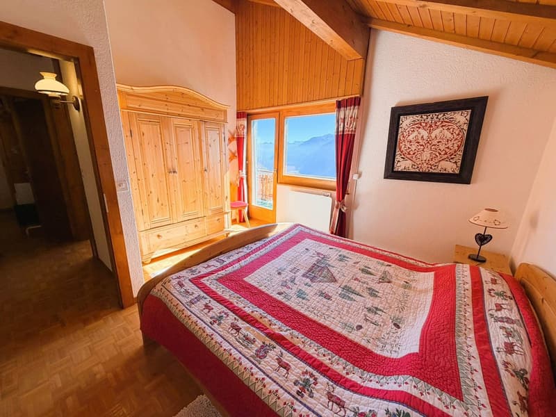 À LA SAISON : Magnifique duplex de 4.5 pces - Spacieux et lumineux - Lieu calme - Superbe vue (9)