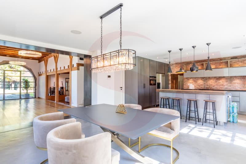 An 18th-century listed building fully renovated (7)