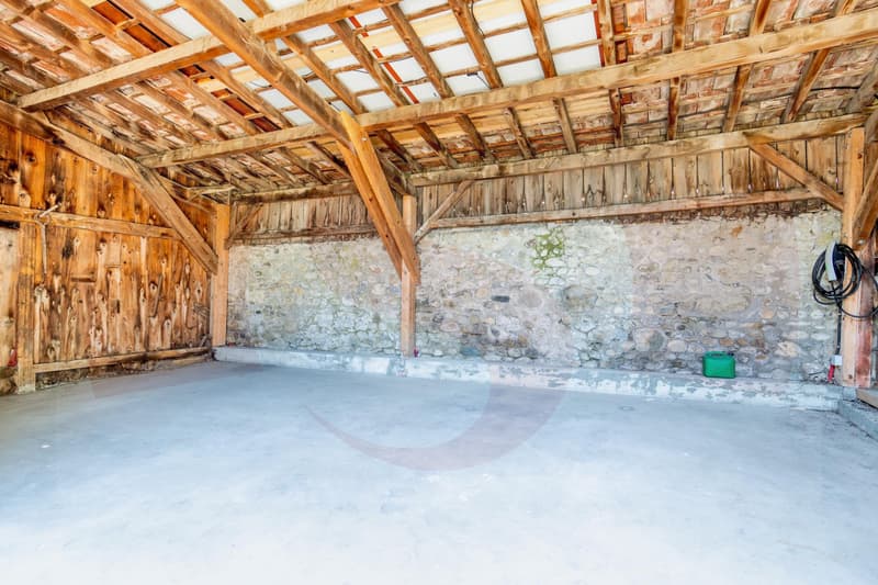 An 18th-century listed building fully renovated (13)