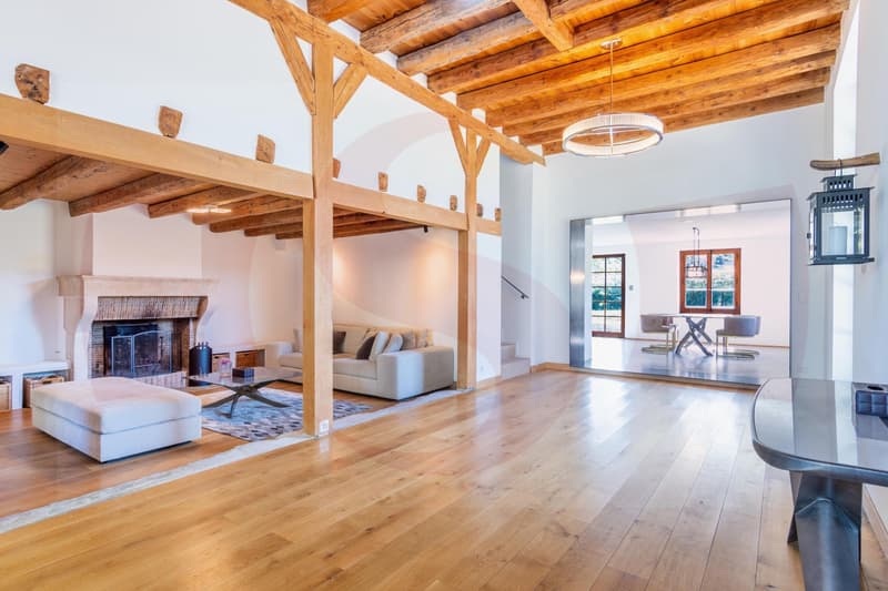 An 18th-century listed building fully renovated (5)