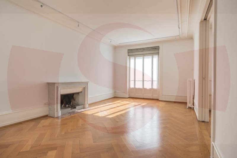 Superbe appartement de 7 pièces dans un immeuble ancien (7)