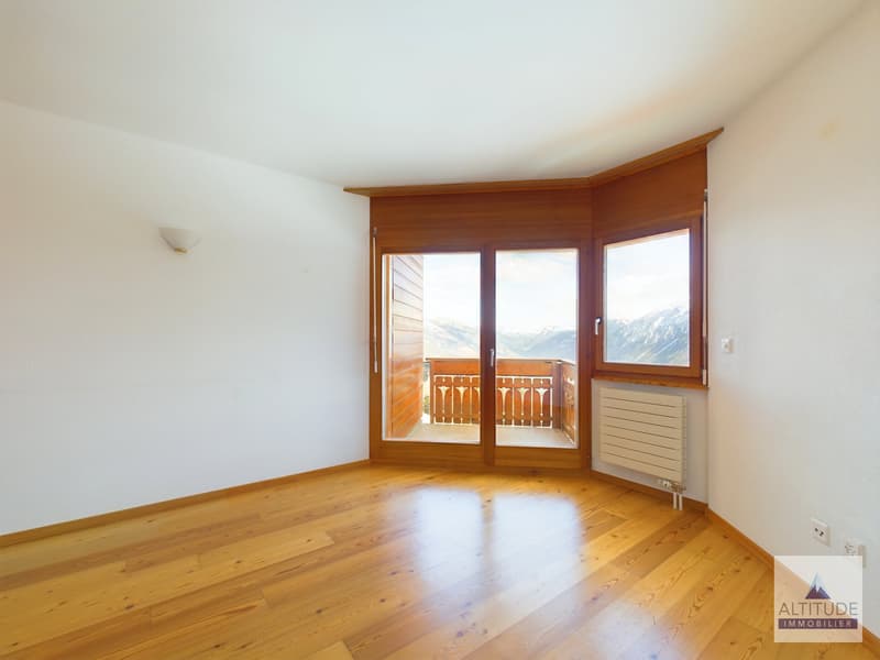 Charmant appartement de 2,5 pièces à Crans-Montana avec vue panoramique (2)