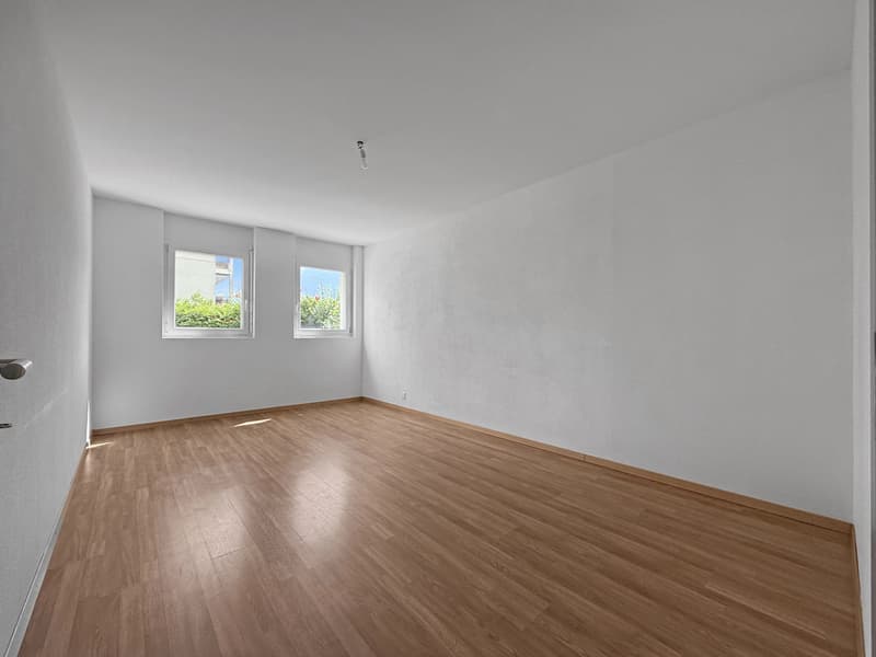 Spacious ground floor apartment with 5.5 rooms in Martigny (8)