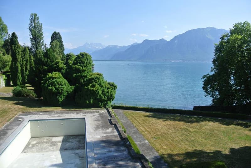 Propriété d'exception pied dans l'eau proche de Montreux (3)
