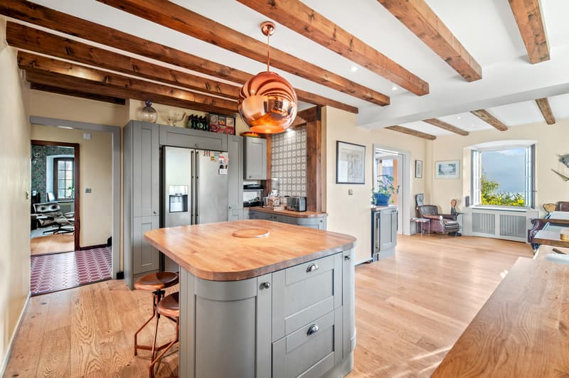 Belle maison vigneronne rénovée au coeur de St-Légier (13)