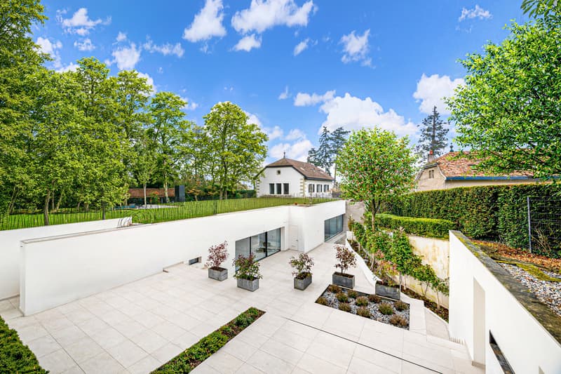 Belle propriété de caractère, piscine intérieure, Vandoeuvres (2)