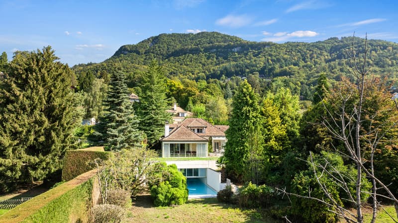 Propriété de charme à rénover, vue et piscine intérieure à St-Légier (4)