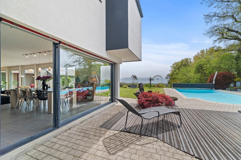 Très belle villa familiale, piscine et vue sur les hauteurs de Gland. (5)