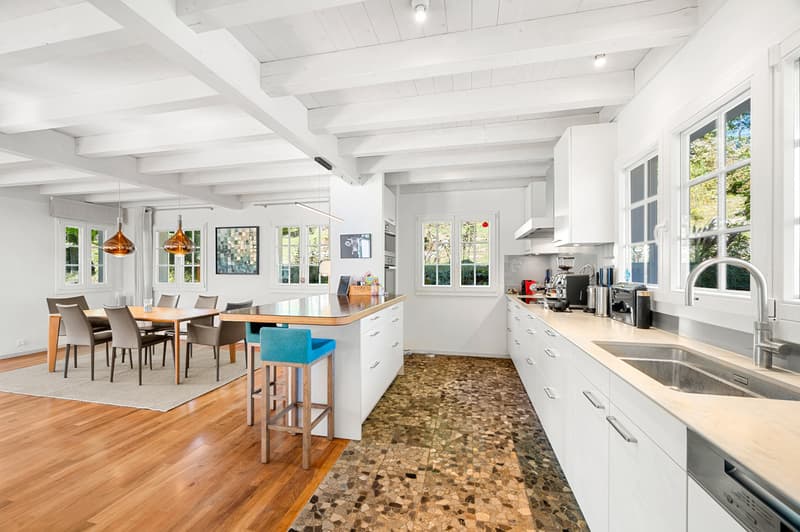 Superbe villa de 400 m² avec piscine, située à Gingins (8)