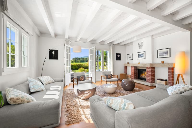Superbe villa de 400 m² avec piscine, située à Gingins (5)