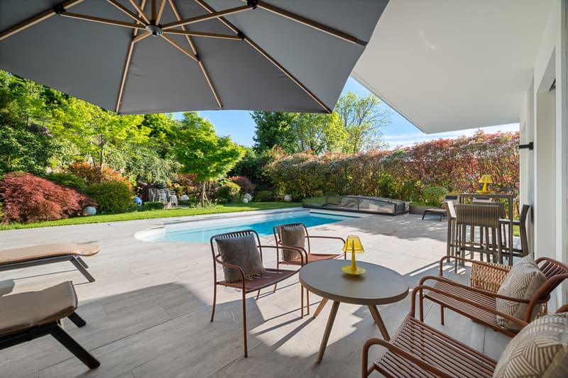 Elégante propriété rénovée avec piscine à Blonay (8)