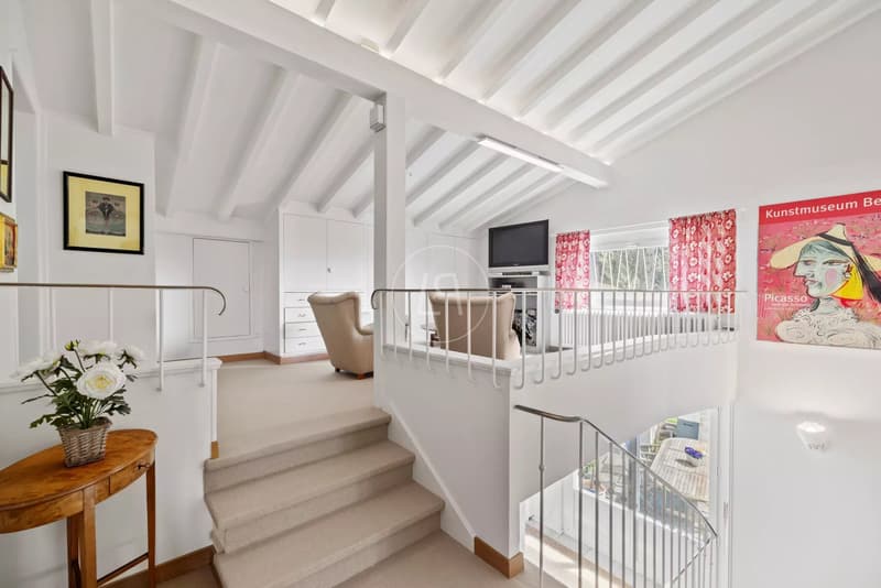 Splendida proprietà familiare con piscina e vista sul lago a Epalinges (12)