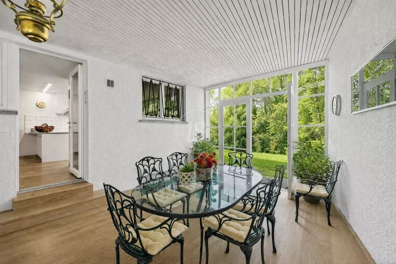 Splendida proprietà familiare con piscina e vista sul lago a Epalinges (10)