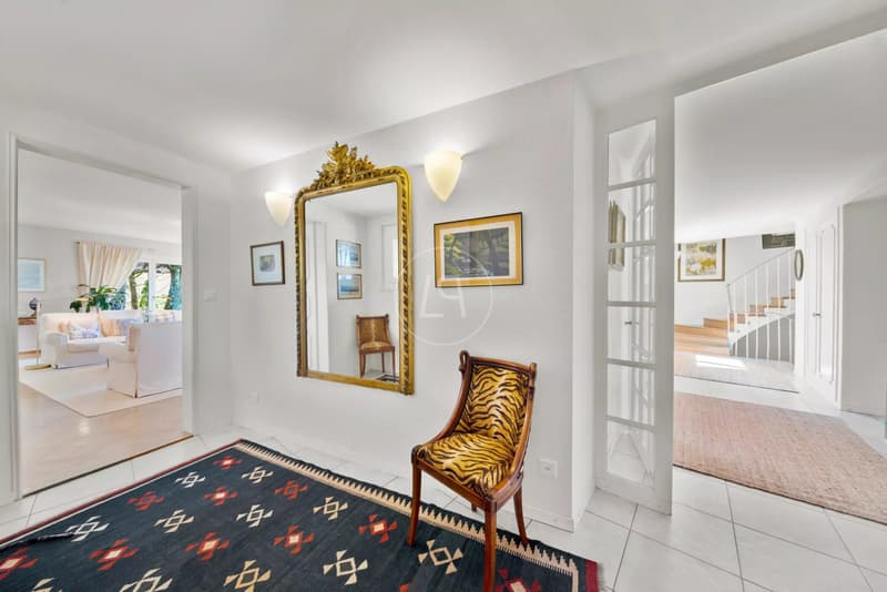 Splendida proprietà familiare con piscina e vista sul lago a Epalinges (3)