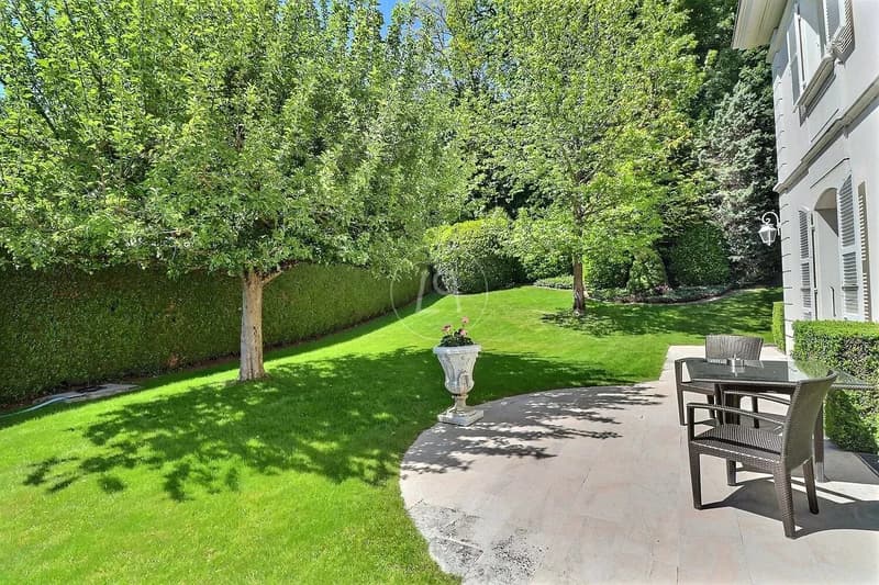 Molto bella proprietà principale in un quartiere molto ricercato di Losanna. (8)