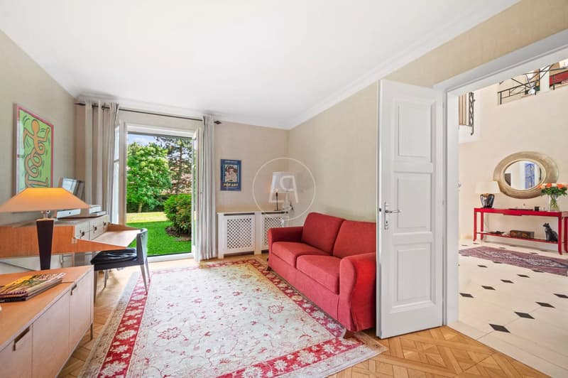 Proprietà elegante con piscina in un ambiente verde a Losanna (13)