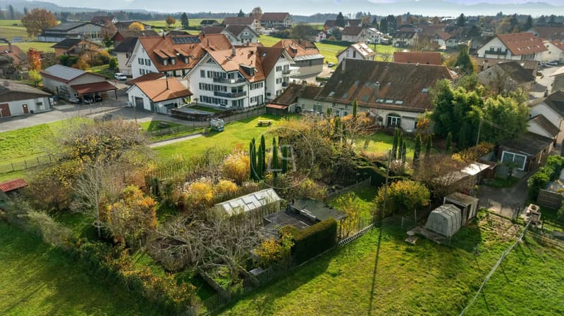 Charming property with natural pool close to Lausanne (2)