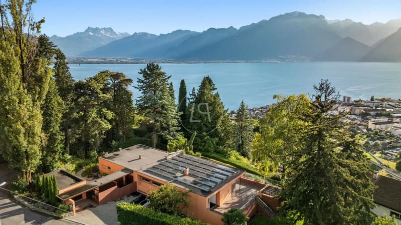 Proprietà contemporanea ristrutturata con vista panoramica a Chernex (1)