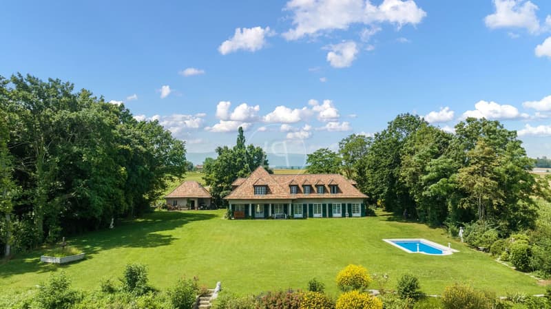 Sehr schönes Familienanwesen im Herzen der Weinberge mit Swimmingpool in Etoy (1)