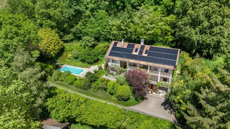 Schönes Familienhaus mit Pool in der Nähe von Rolle (1)