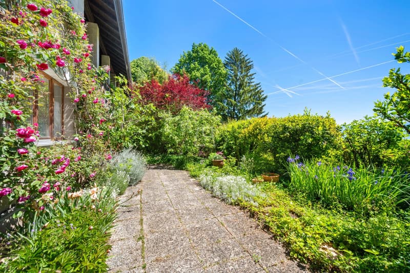 Schönes Familienhaus mit Pool in der Nähe von Rolle (11)