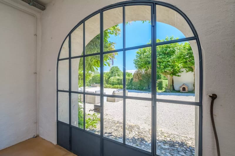 Historisches Schloss aus dem 18. Jahrhundert, 15.000 m2 Park, zwischen Lausanne und Nyon (13)