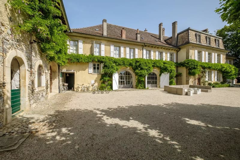 Historisches Schloss aus dem 18. Jahrhundert, 15.000 m2 Park, zwischen Lausanne und Nyon (9)