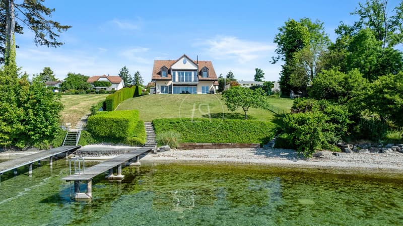 Seltenes Villa mit Strand in St-Prex (2)