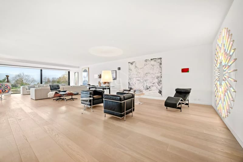 Superbe 328 m2 Doppelhaushälfte mit Gärten und Seeblick im Herzen von Corsier (4)