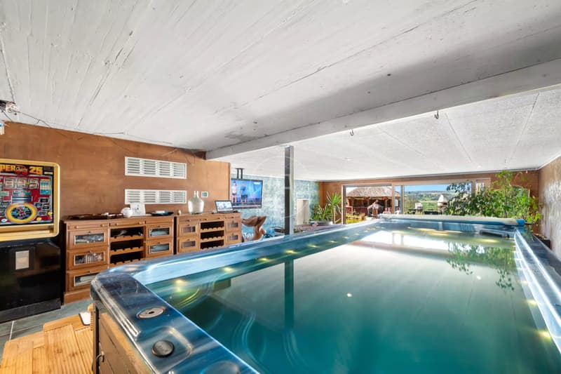 Daillens - Exceptional estate with indoor pool, guesthouse, and park of over 6,000 m² (3)