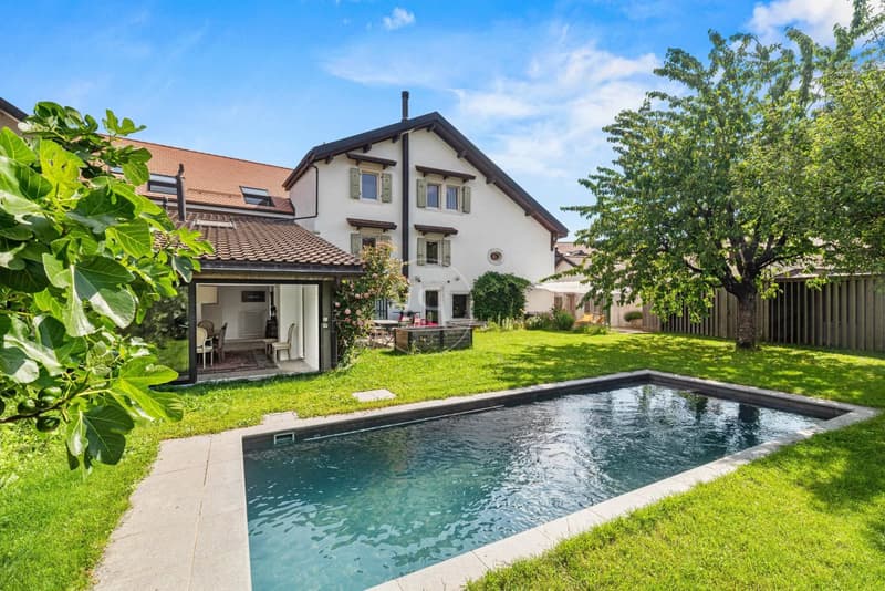 Beautiful renovated farmhouse with swimming pool in Genolier (2)